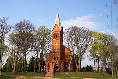 _W060161 neogotycki kościół w Klusach